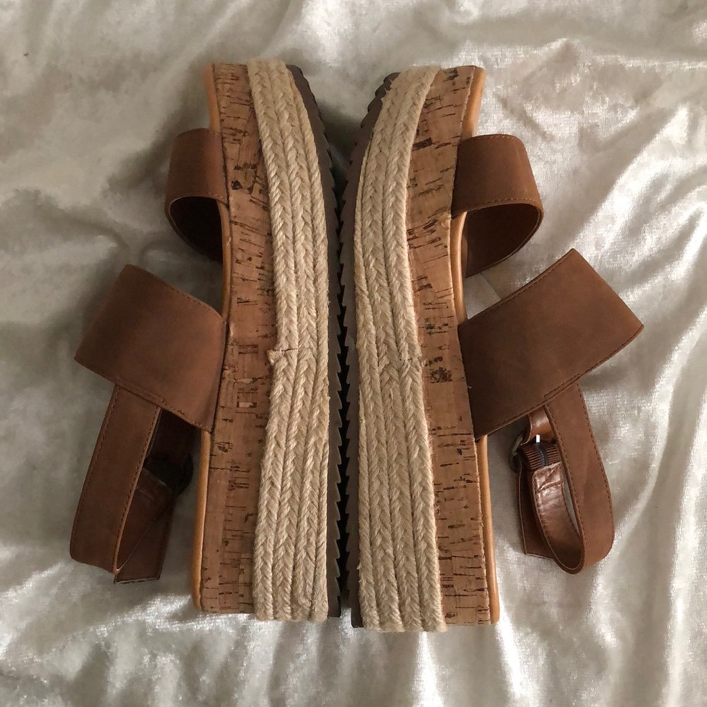 Platform shoes